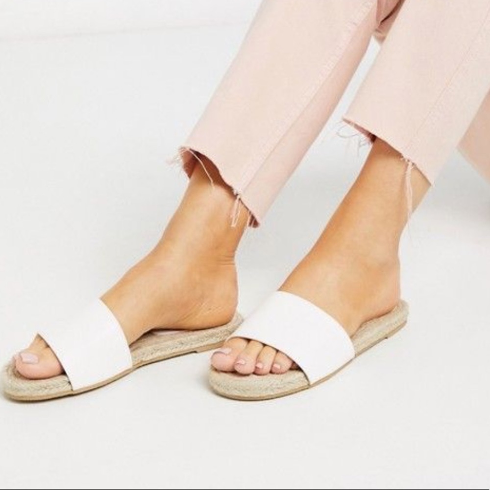 Raid Haley Wide Fit Sandal in White 🆕